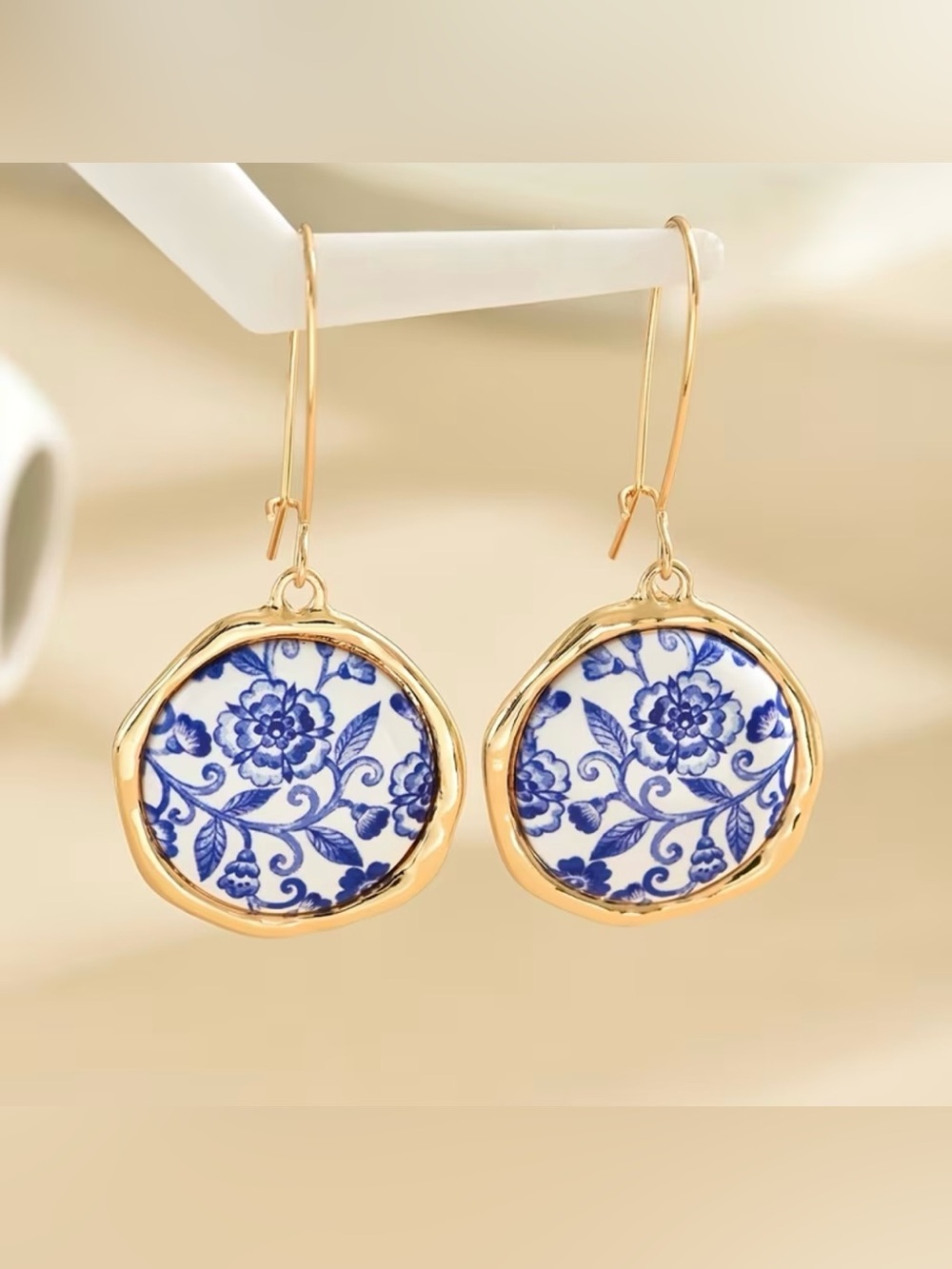New! Vintage Style Gold-Frame Blue Floral Drop Earrings.  🌸 A6-200